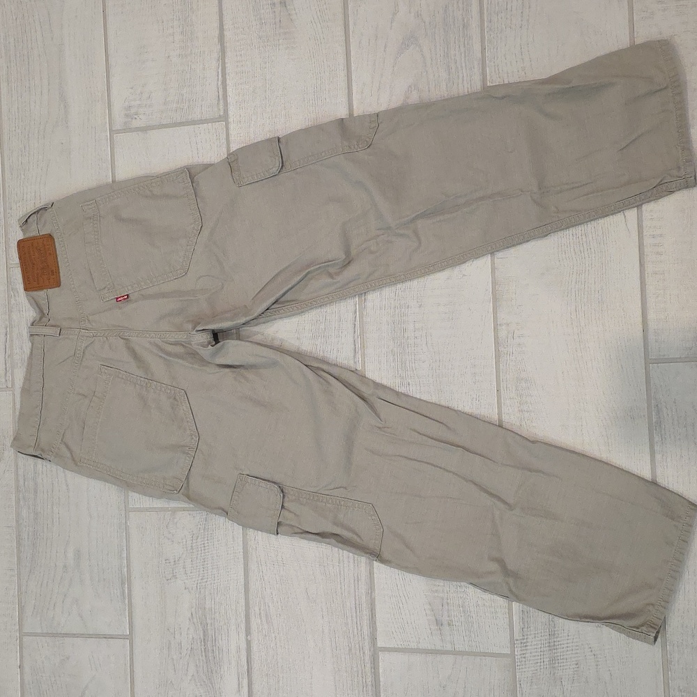 Levi's 568 Men's Size 28x30 Cargo Pants Khaki Relaxed Fit - Picture 7 of 9